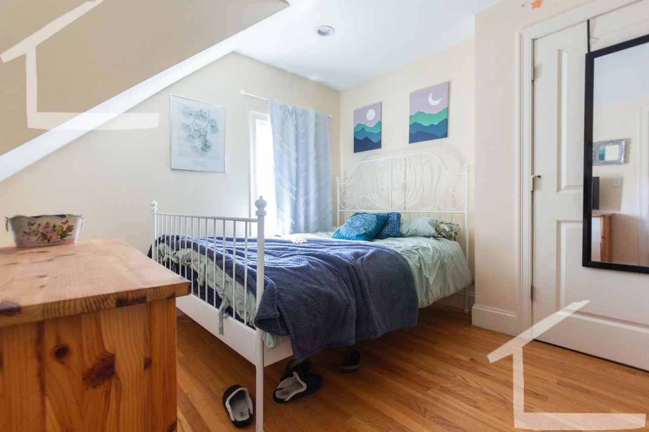 9 Lothrop St - Photo 5 of 9