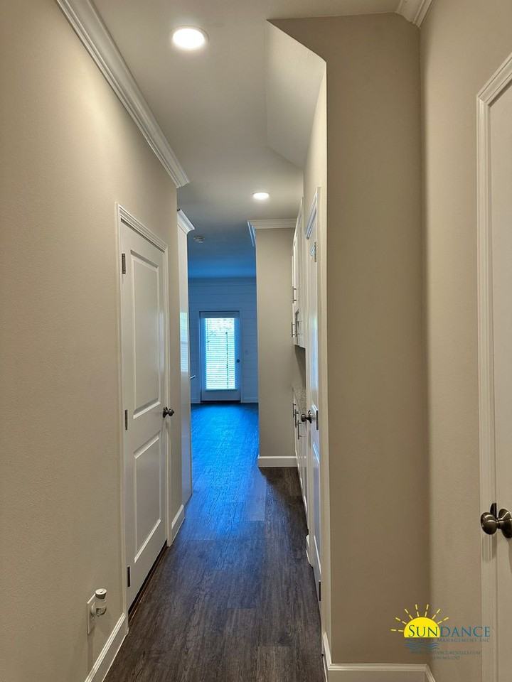 1811 Stable Ln - Photo 2 of 21