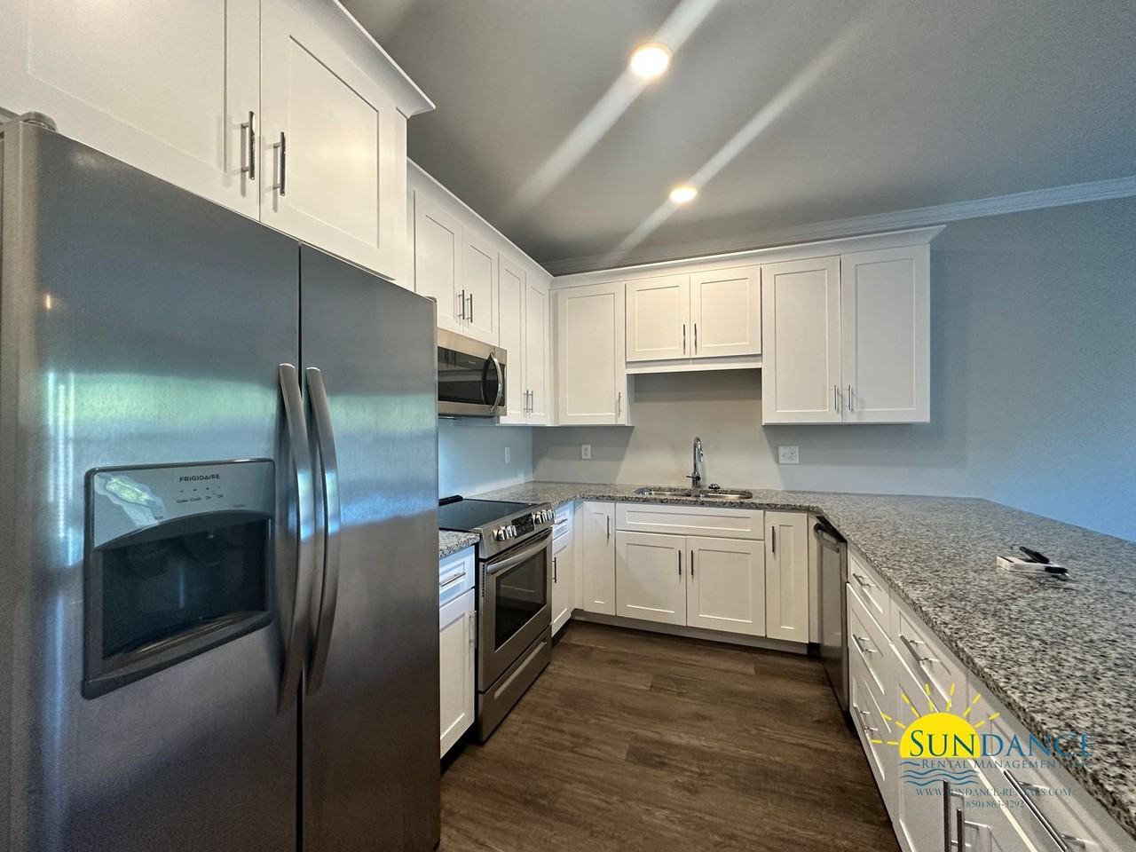 1811 Stable Ln - Photo 5 of 21