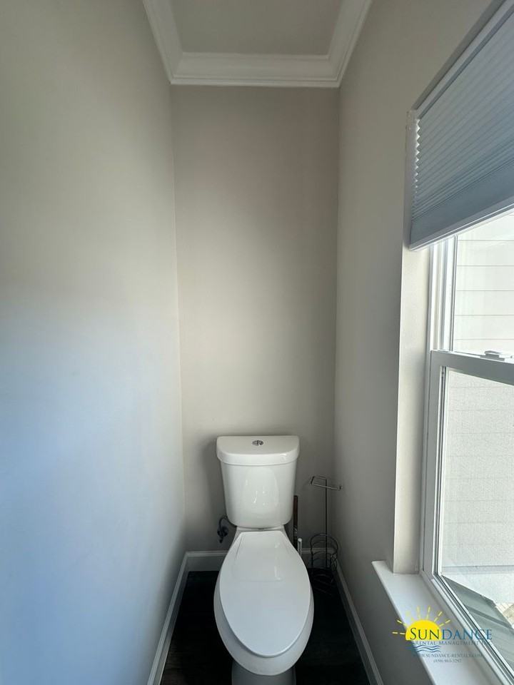1811 Stable Ln - Photo 7 of 21