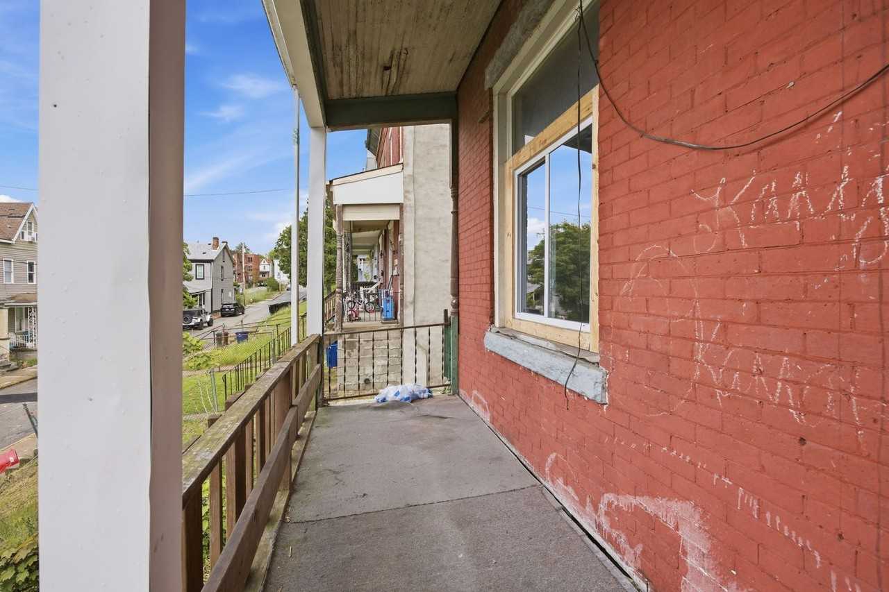 616 Lillian St - Photo 3 of 25