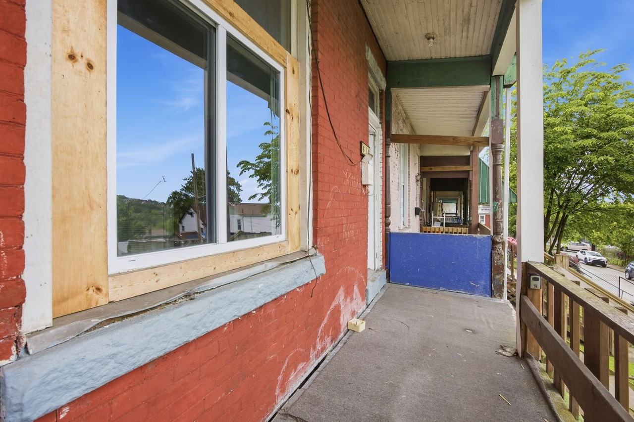616 Lillian St - Photo 4 of 25