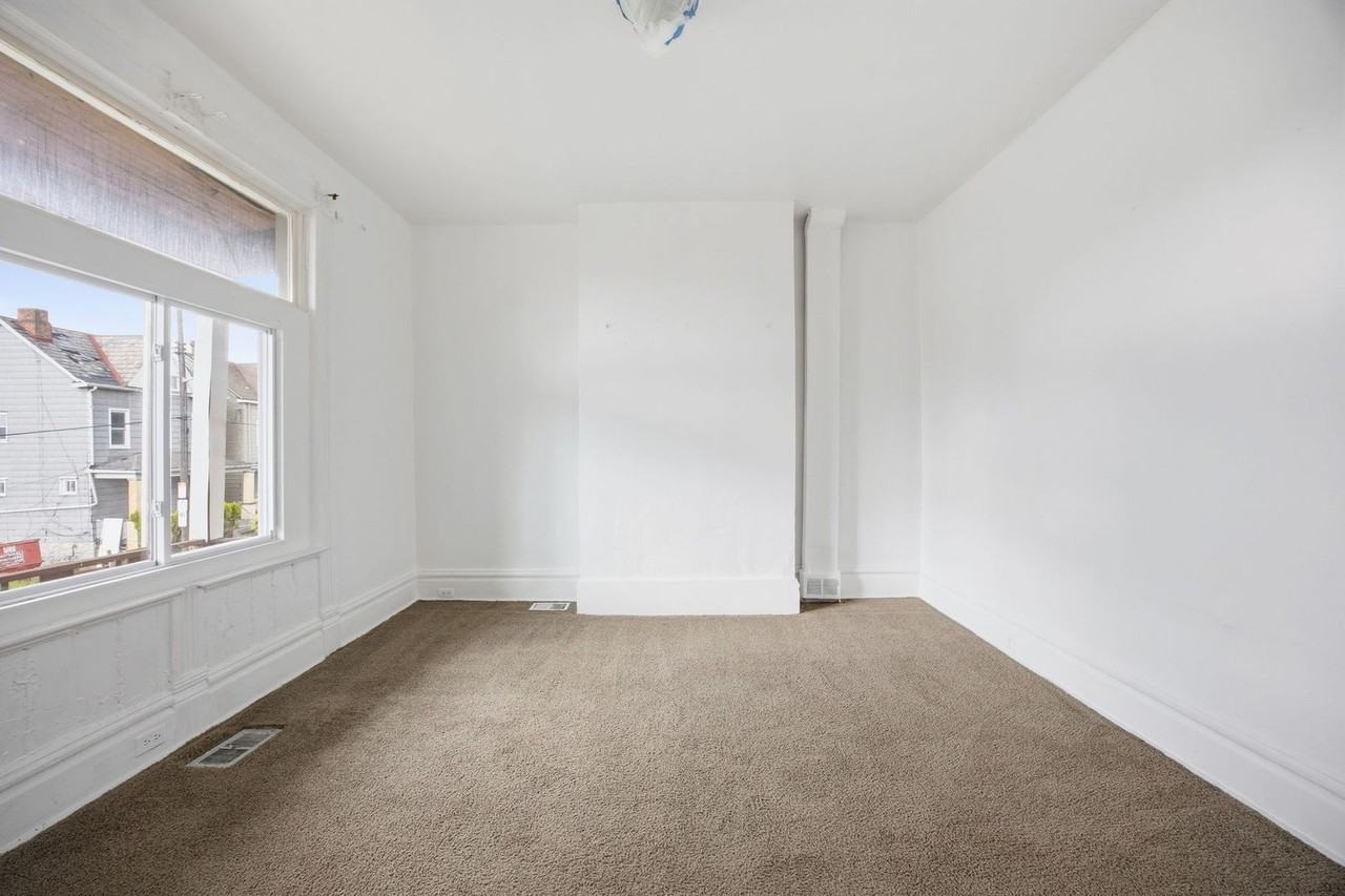 616 Lillian St - Photo 6 of 25