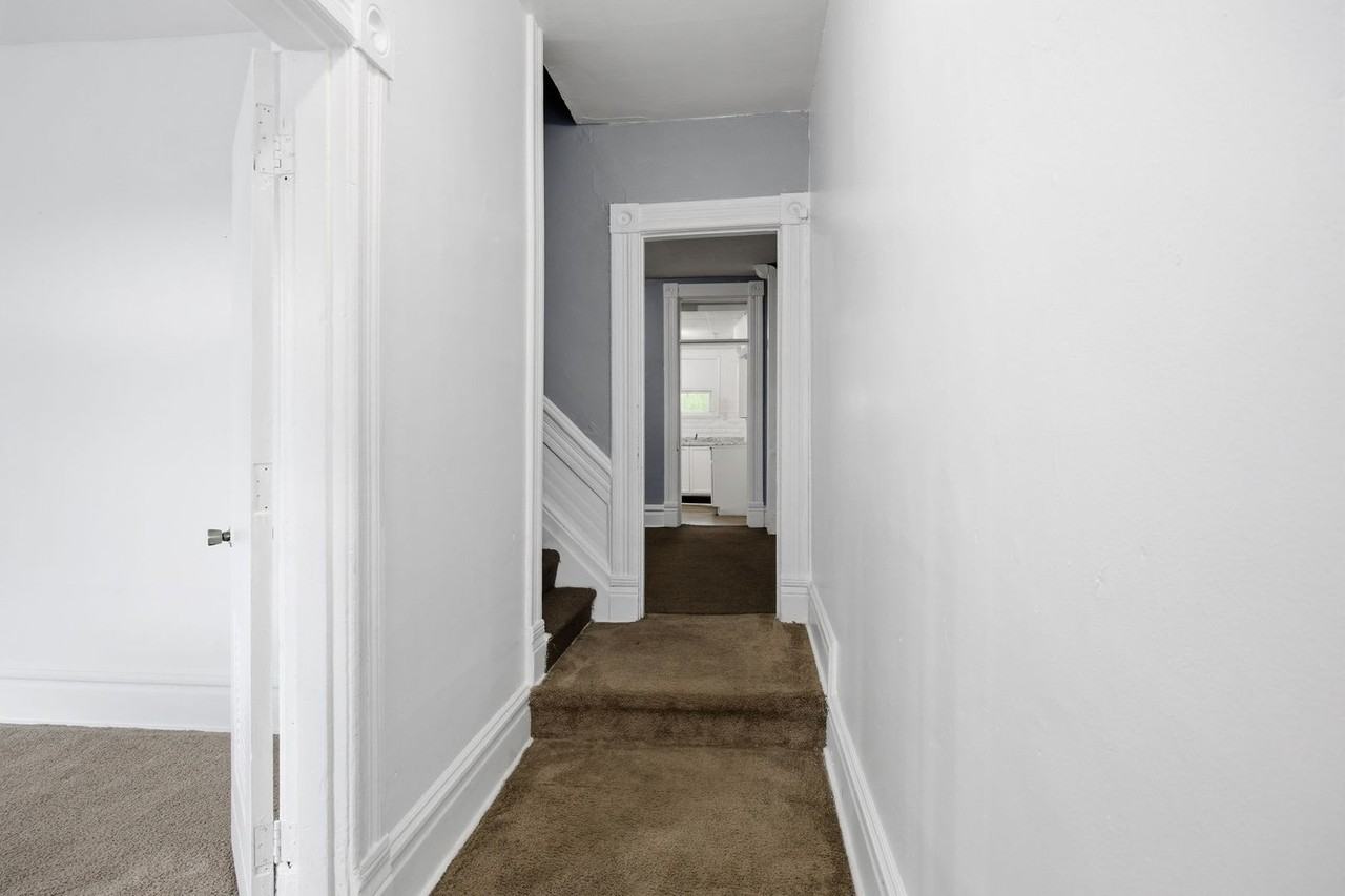 616 Lillian St - Photo 7 of 25
