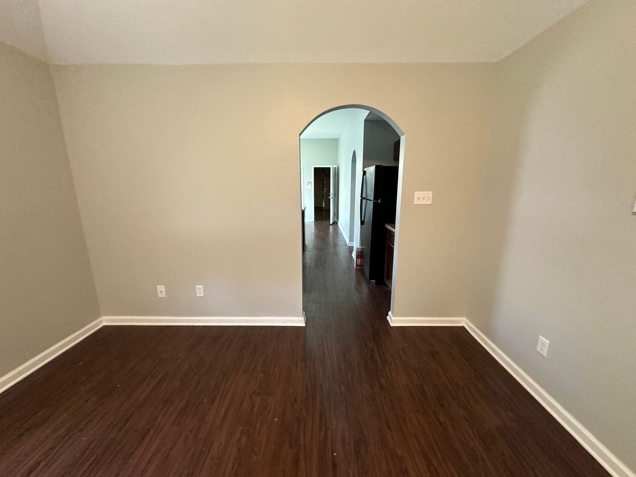 1307 Larkin Ave - Photo 6 of 13
