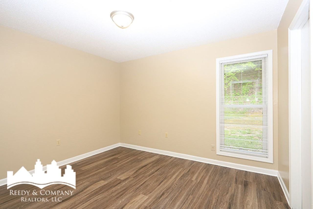 453 Fox Valley Dr - Photo 5 of 17