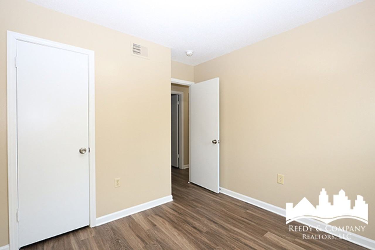 453 Fox Valley Dr - Photo 6 of 17