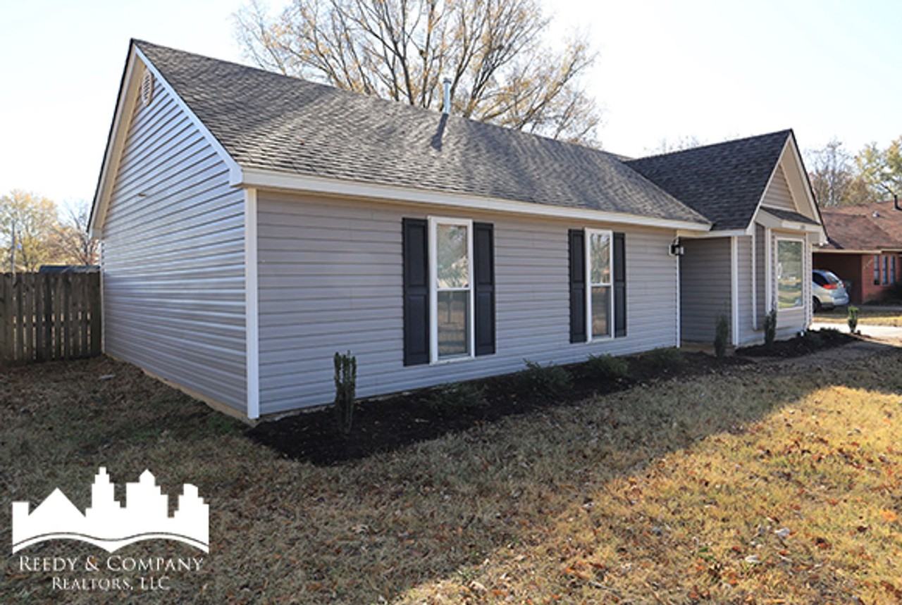 2692 Dromedary Dr - Photo 2 of 20