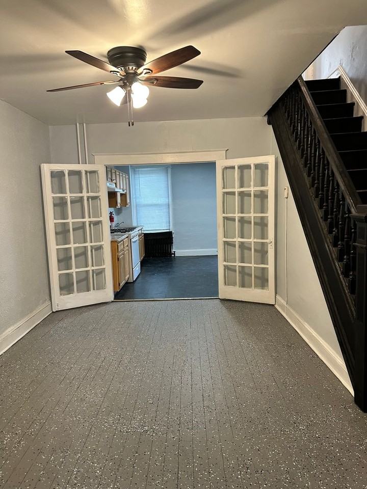 1203 Ashburton St - Photo 3 of 15