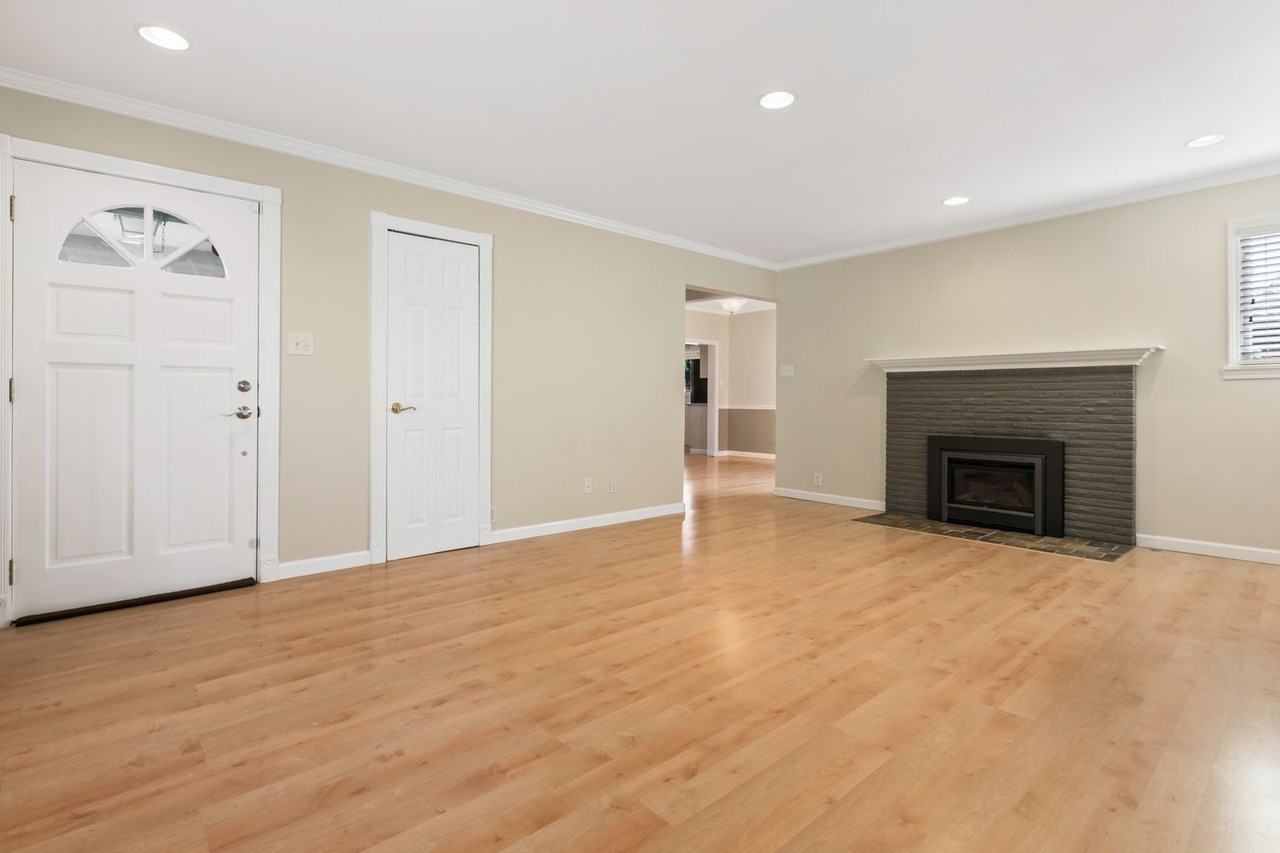 3015 W Emerson St - Photo 7 of 38