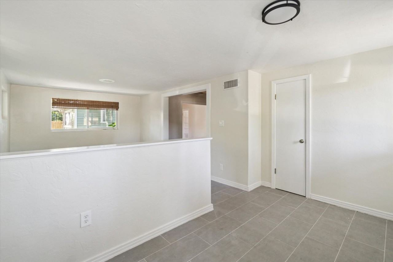 2114 Nw 7th Ter - Photo 2 of 17