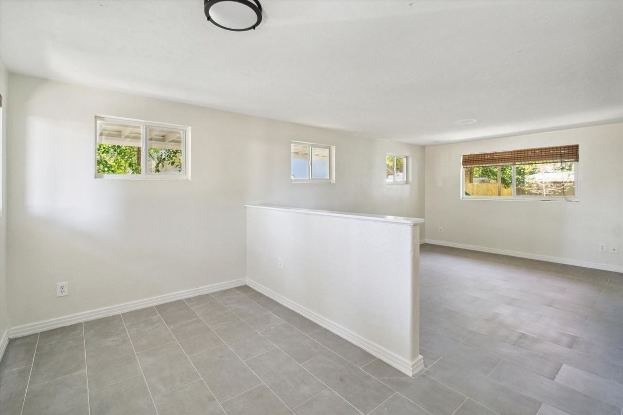 2114 Nw 7th Ter - Photo 3 of 17