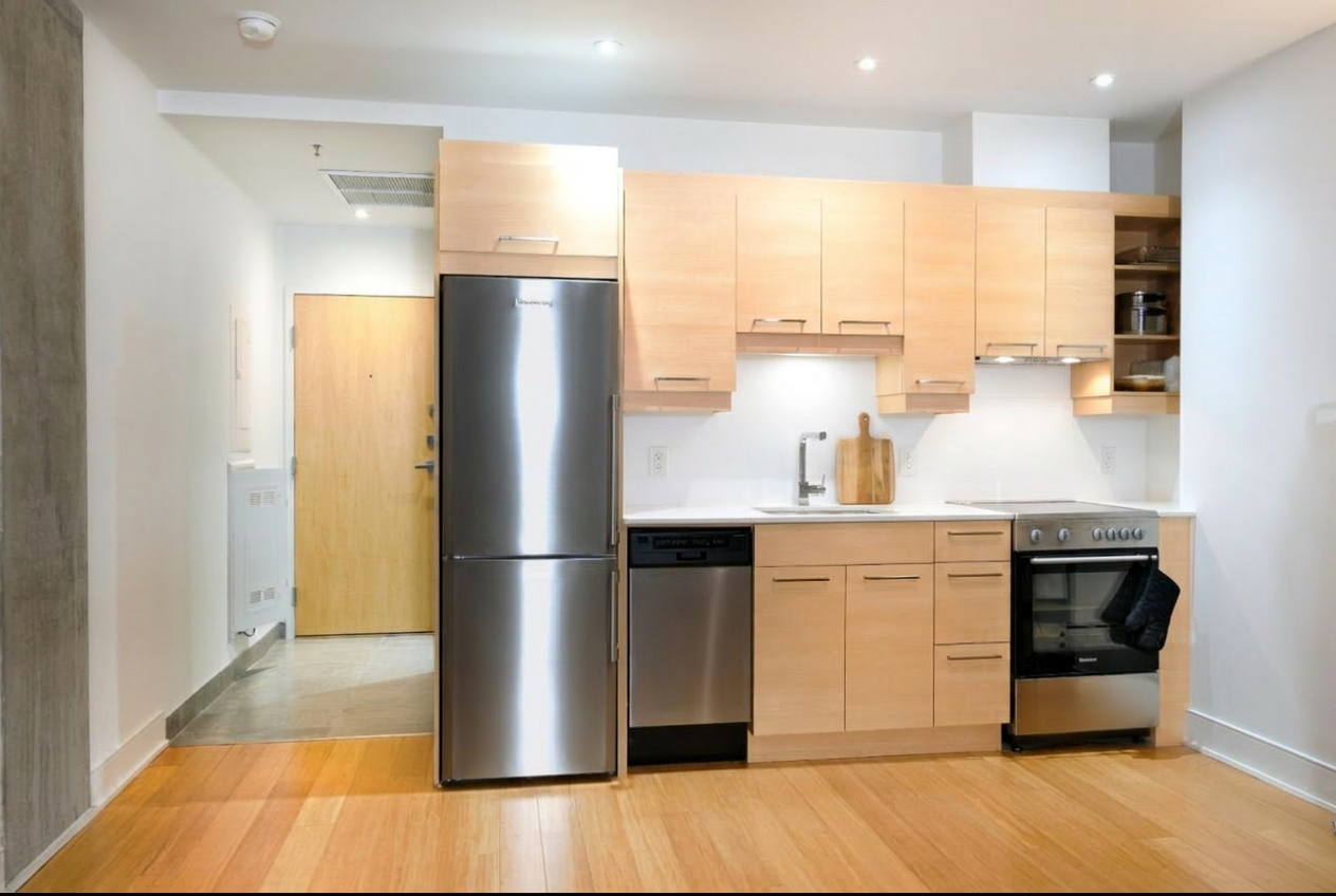 1212 Rue Bishop #208 - Photo 2 of 9