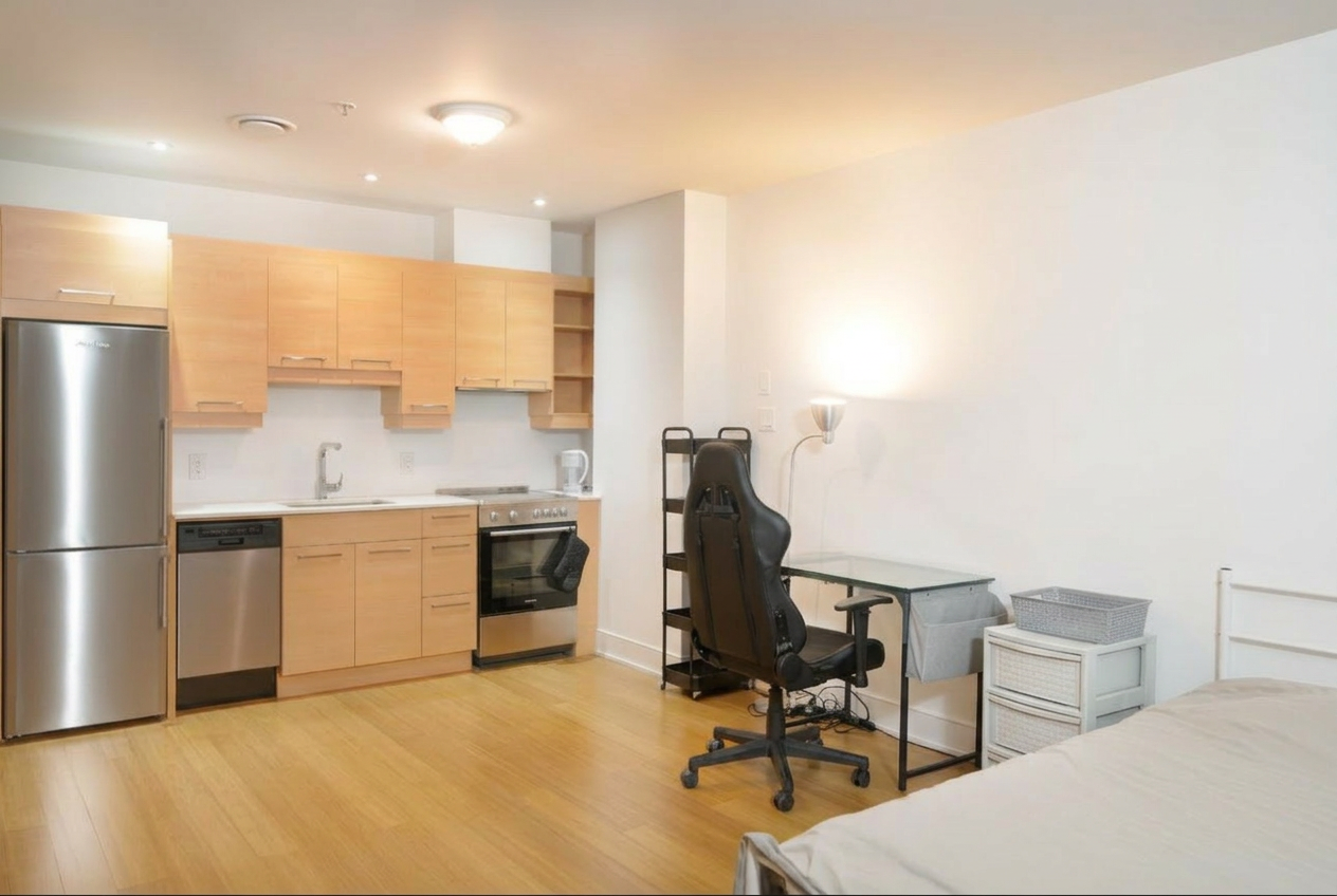 1212 Rue Bishop #208 - Photo 3 of 9
