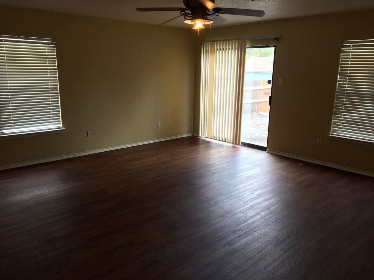 10328 Garbacz Dr - Photo 5 of 10