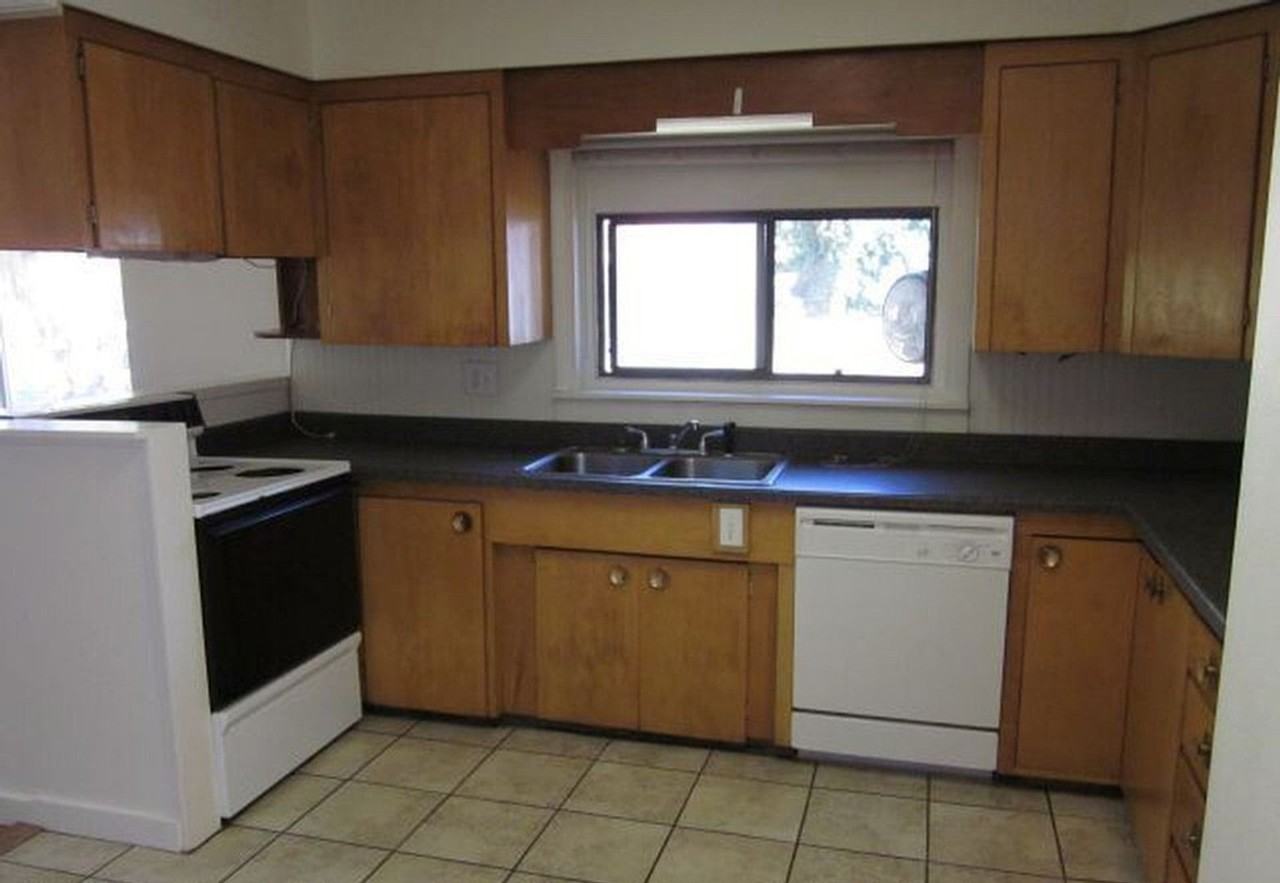 348 N Washington St - Photo 2 of 23
