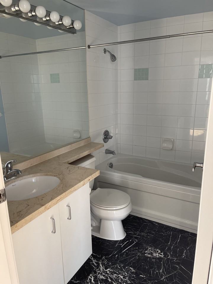 588 Broughton Street #1104 - Photo 6 of 13