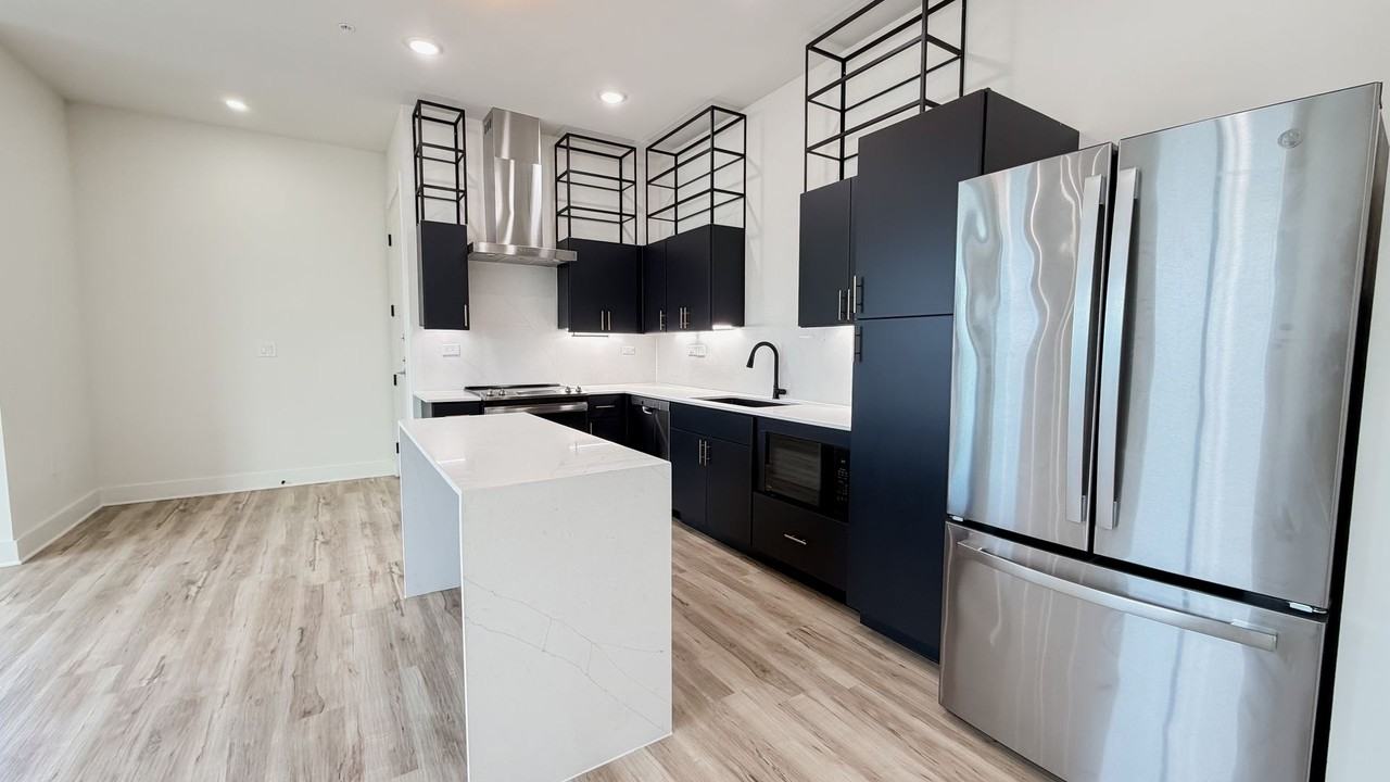 4722 Old Spanish Trl Bldg C #C302 - Photo 6 of 19