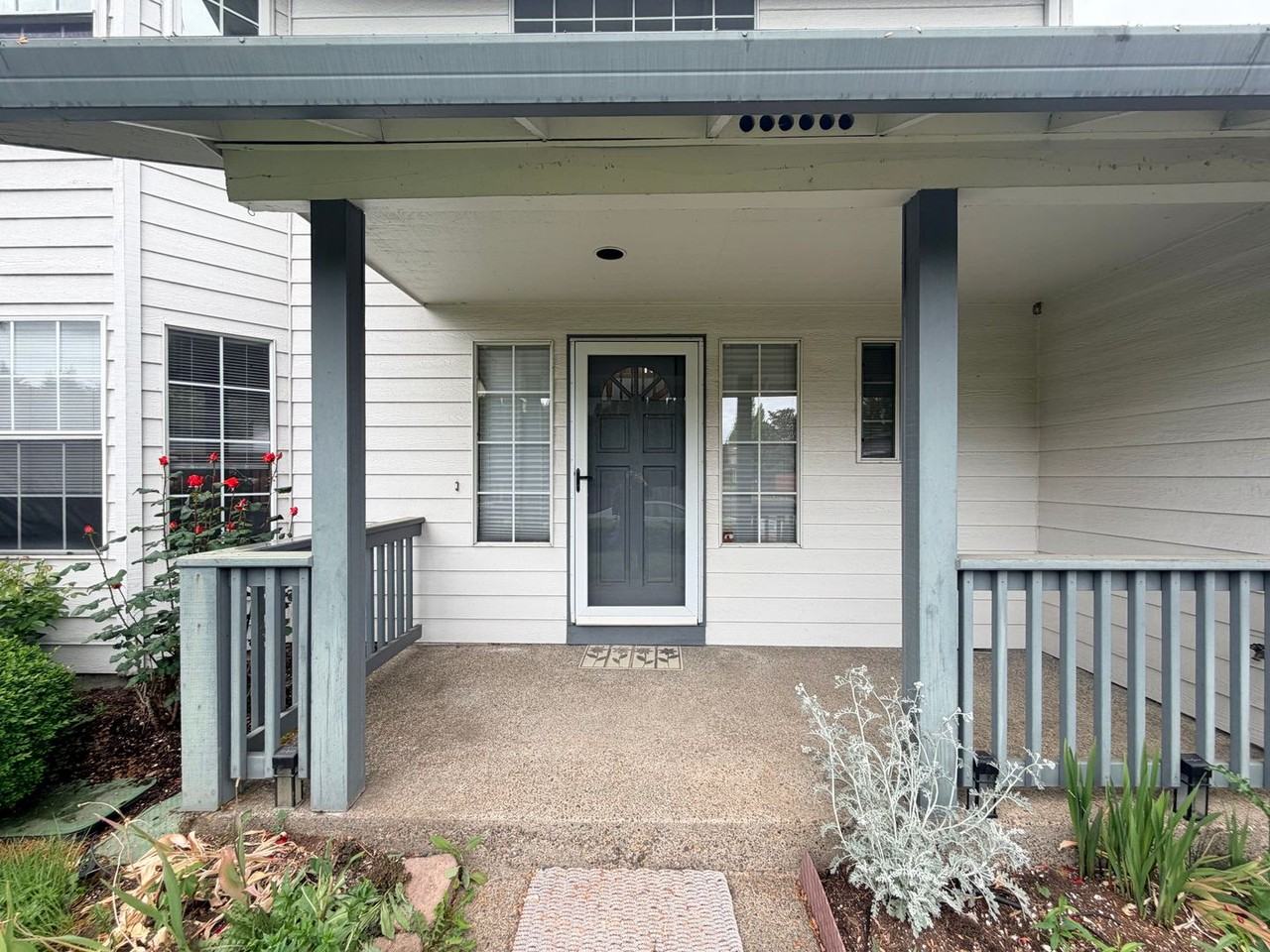 1835 Ne 56th Ave - Photo 3 of 31