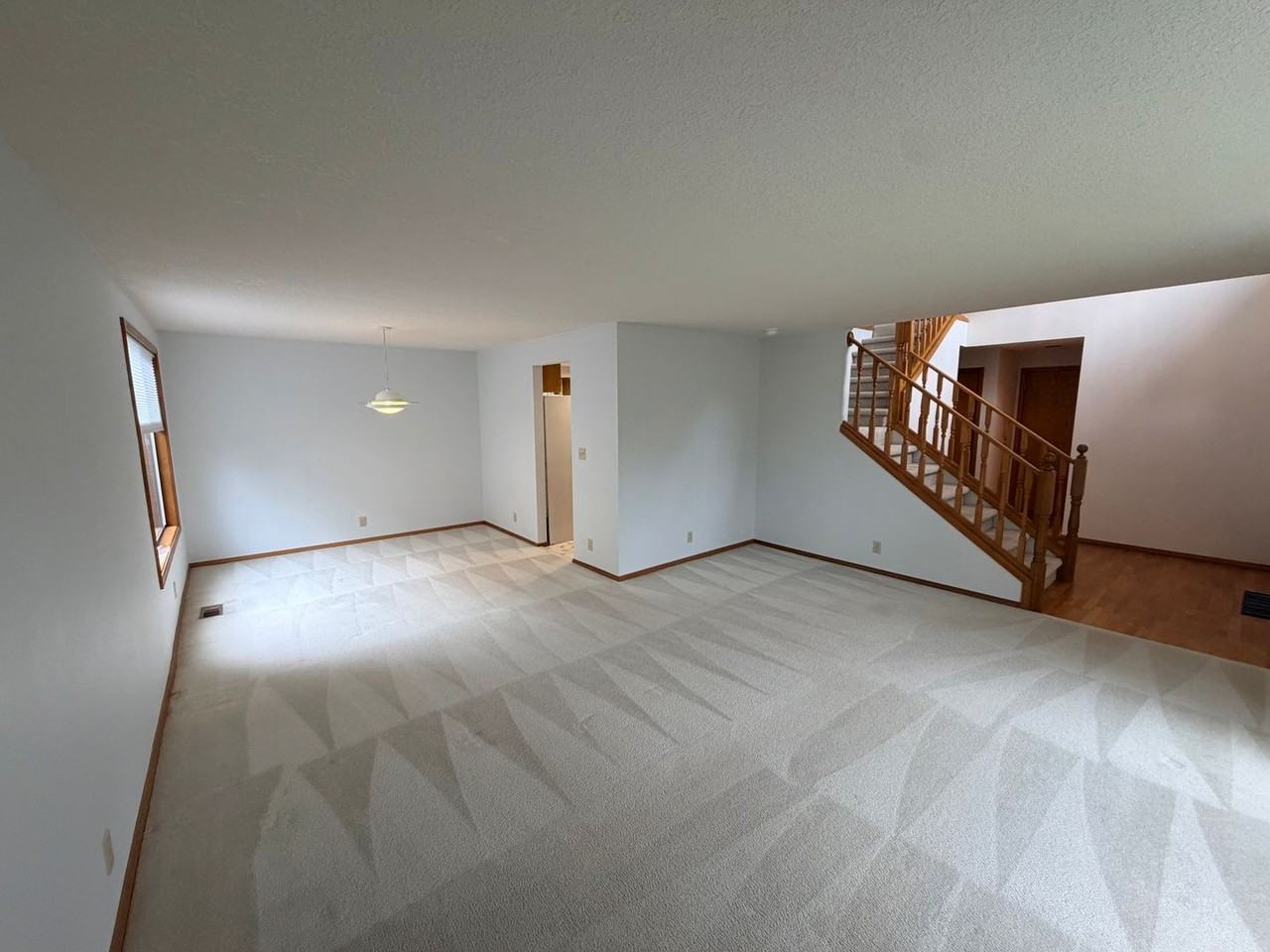 1835 Ne 56th Ave - Photo 6 of 31