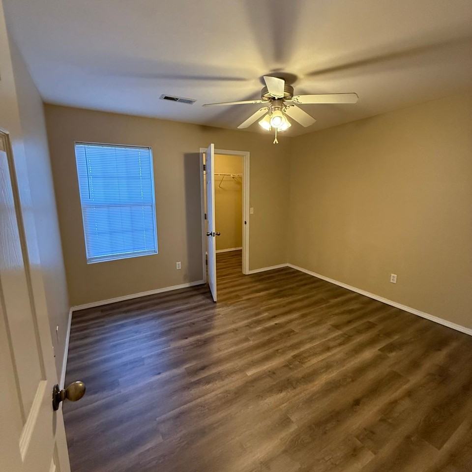 207 N Clifton Ave #B - Photo 2 of 17