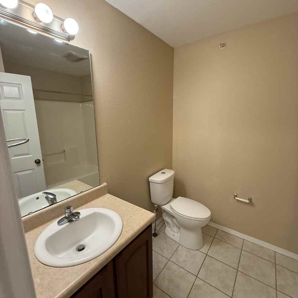 207 N Clifton Ave #B - Photo 4 of 17