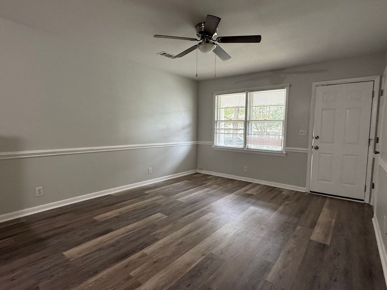 1746 E Avalon Cir #B - Photo 3 of 24