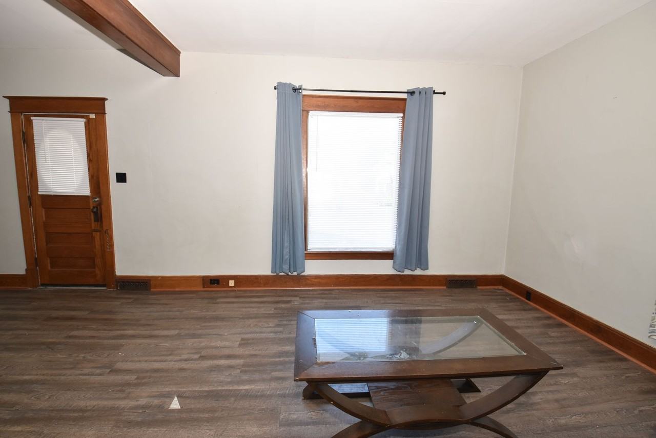 116 N Notre Dame Ave - Photo 3 of 35