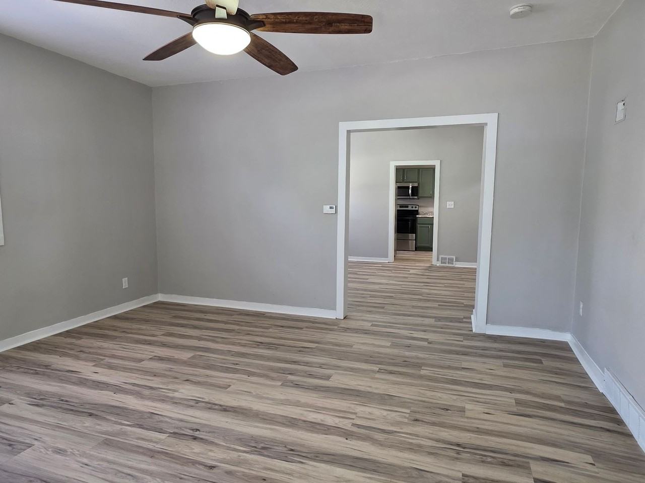 2925 Maple St - Photo 3 of 9