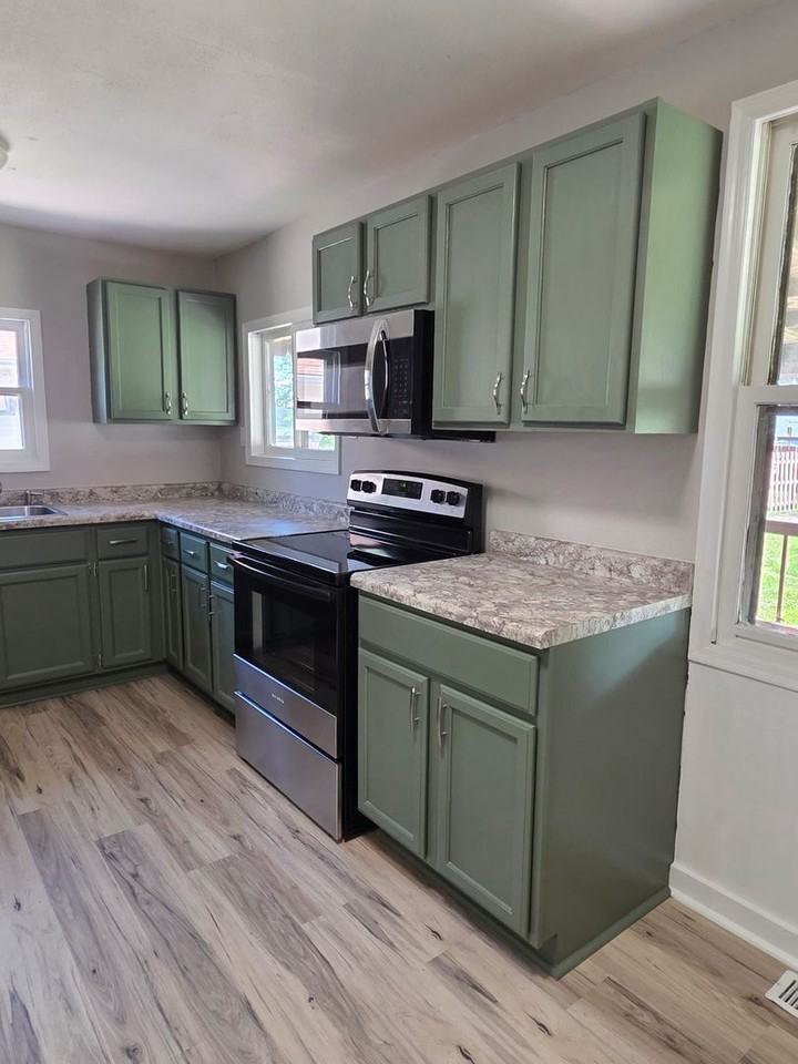 2925 Maple St - Photo 5 of 9