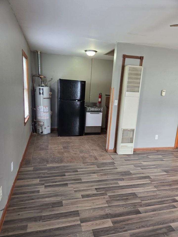 712 W Dayton Ave - Photo 3 of 12