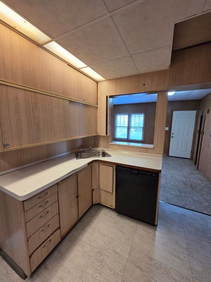 720 W Dayton Ave - Photo 3 of 22