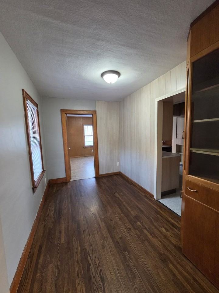 720 W Dayton Ave - Photo 6 of 22