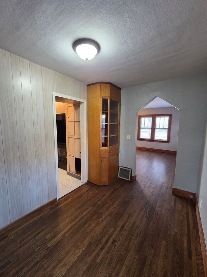 720 W Dayton Ave - Photo 7 of 22