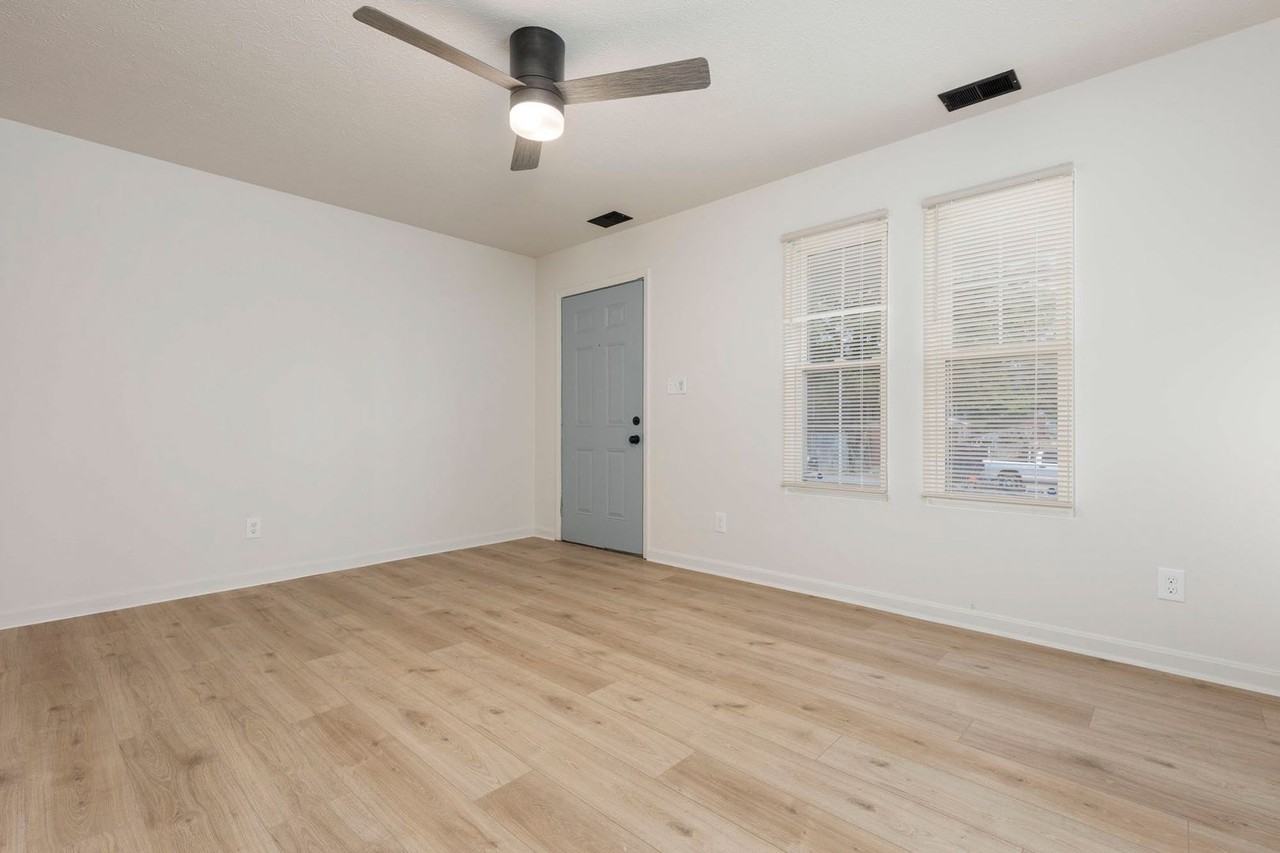 1238 S Preston St - Photo 5 of 21