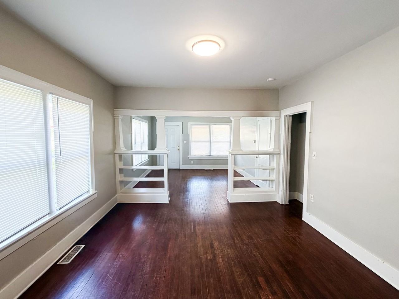 1337 N Waco Ave - Photo 4 of 12