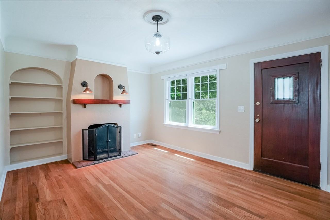 378 Park Ave - Photo 5 of 41