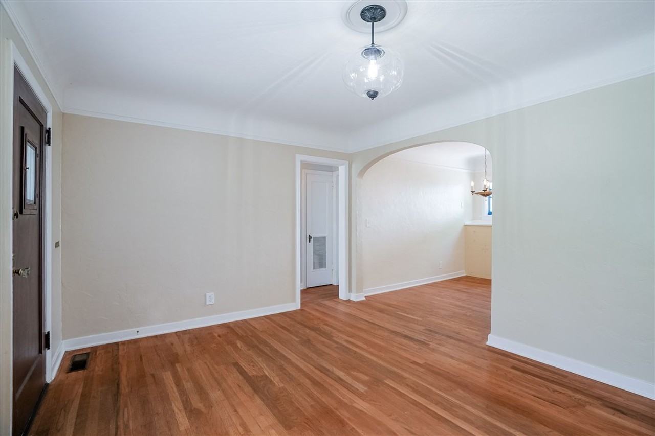378 Park Ave - Photo 7 of 41