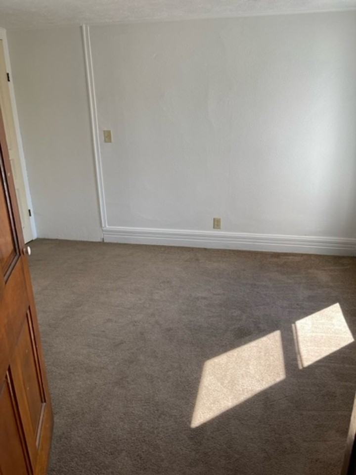 296 N Sandusky St - Photo 2 of 14