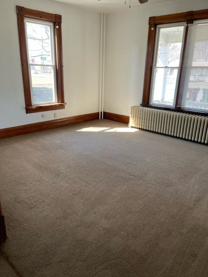 296 N Sandusky St - Photo 3 of 14