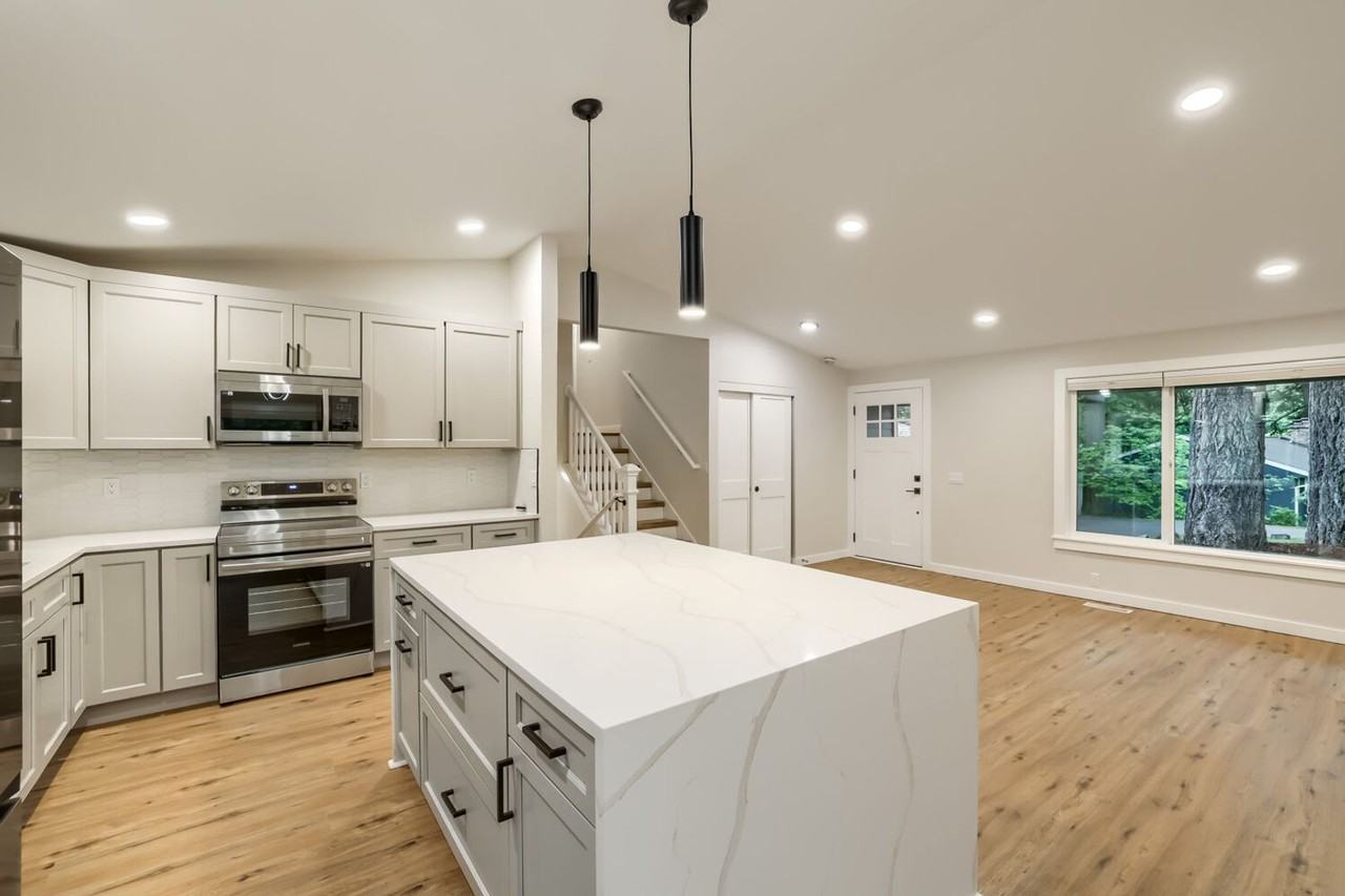 20226 81st Ave W - Photo 5 of 26