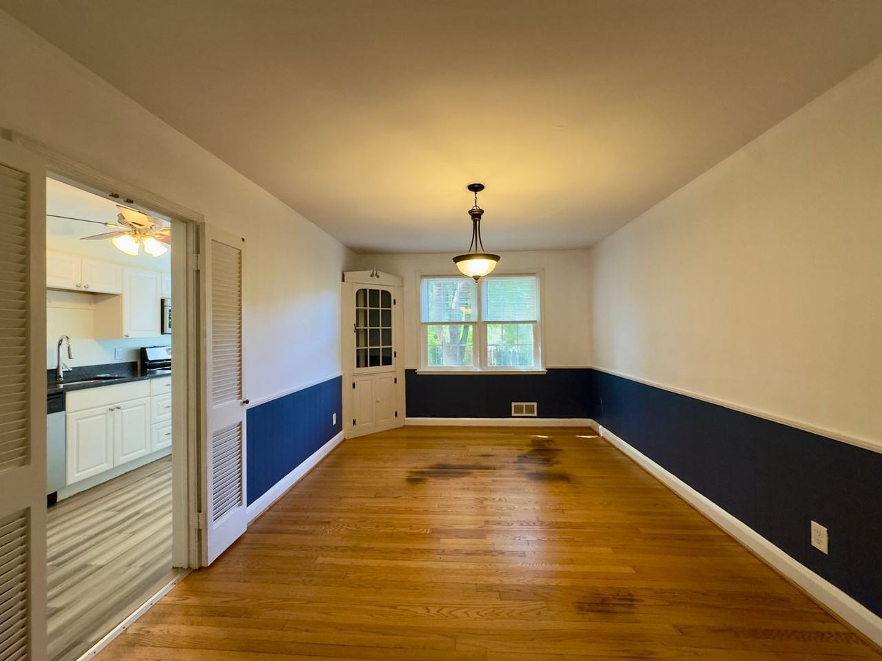 423 Rodgers Ct - Photo 2 of 23