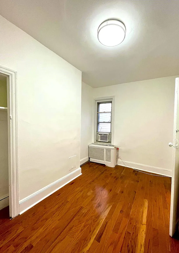 2127 Tasker St - Photo 5 of 5