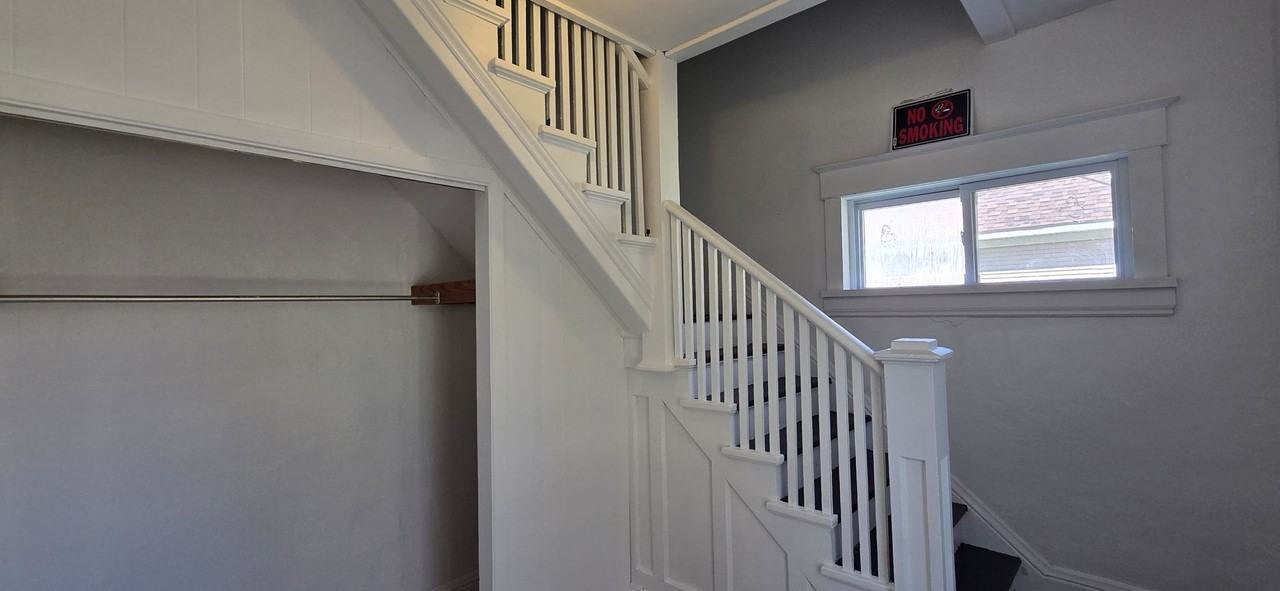 430 E Bremer St - Photo 2 of 19