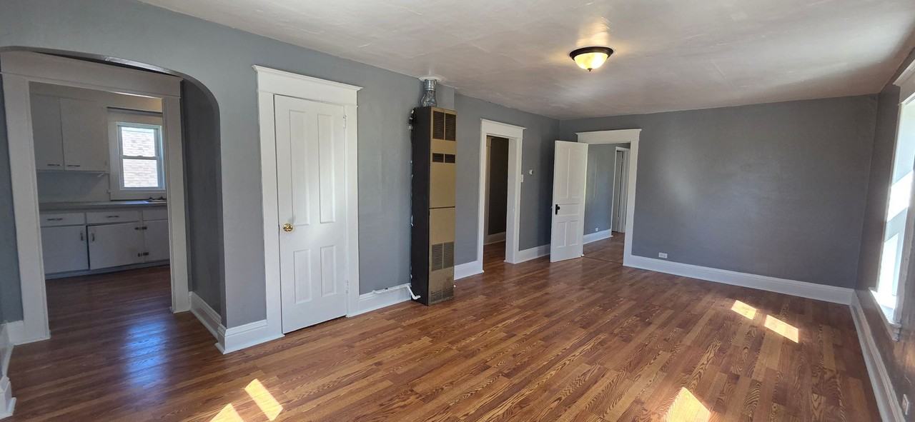 430 E Bremer St - Photo 6 of 19