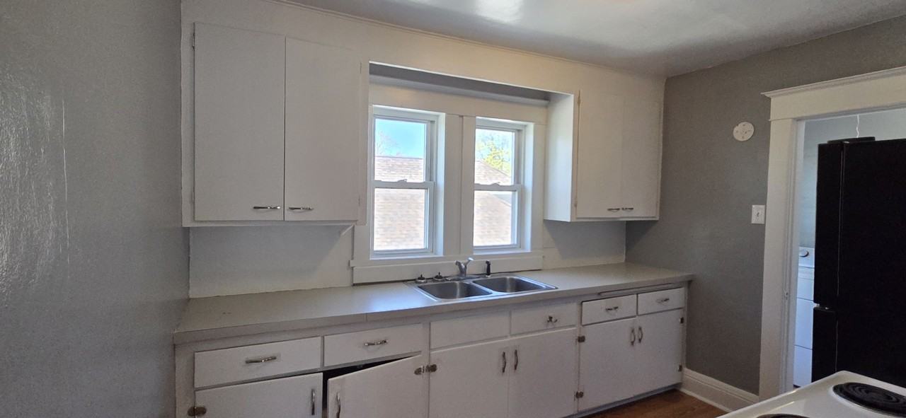 430 E Bremer St - Photo 7 of 19