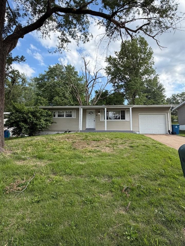 10239 Green Valley Dr - Photo 2 of 15