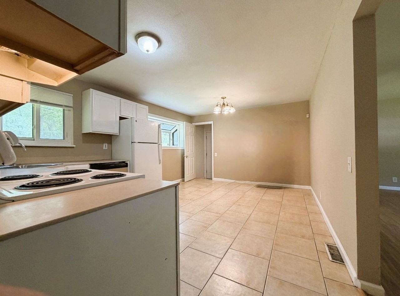 10239 Green Valley Dr - Photo 7 of 15