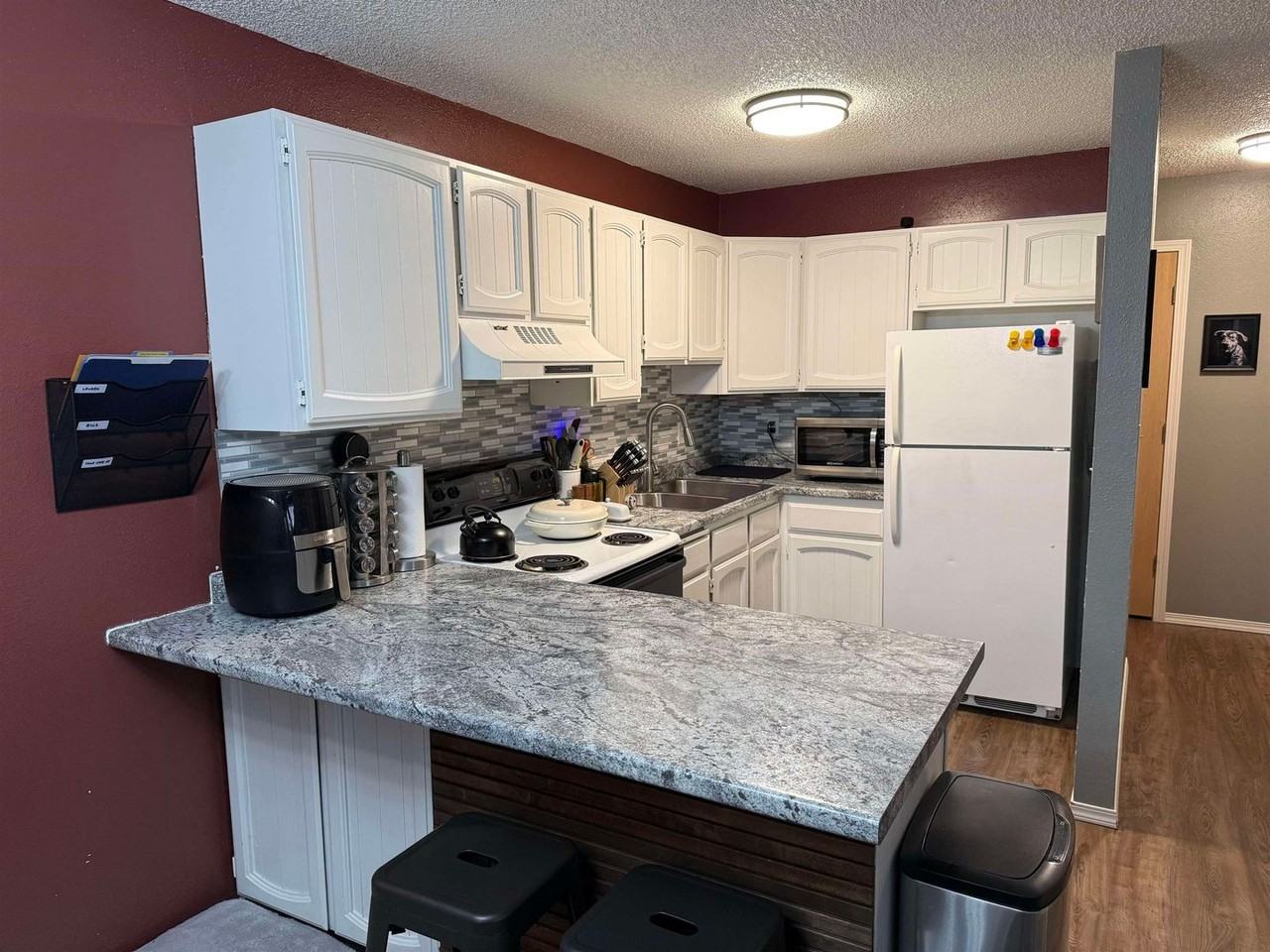228 Woodridge St #4 - Photo 5 of 19