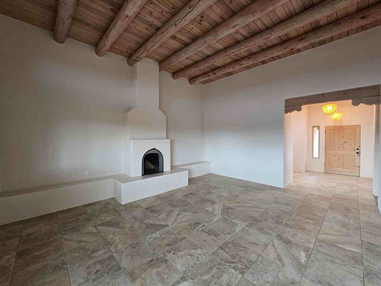 4 Inez Ct - Photo 5 of 43